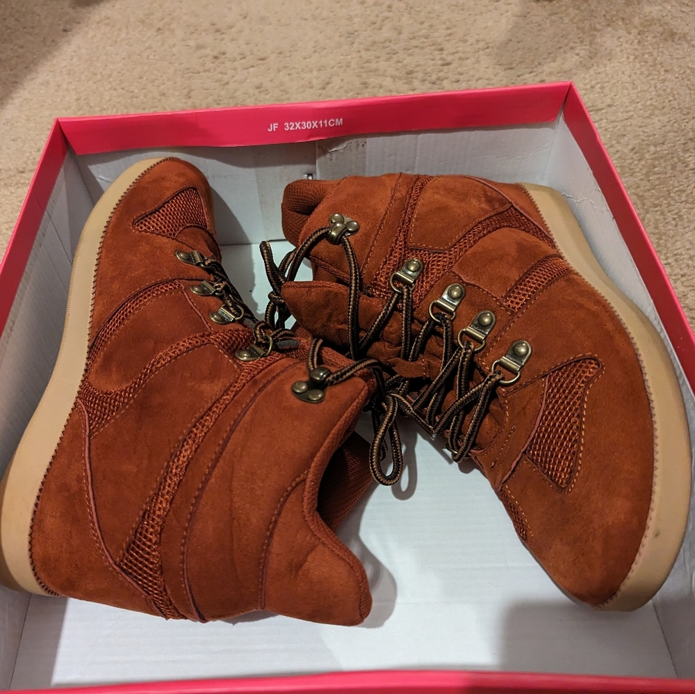 Sneakers